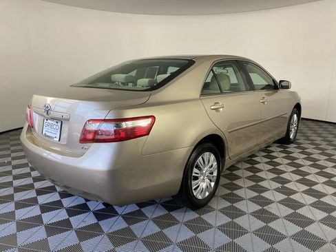 Used 2009 Toyota Camry LE FWD image 8