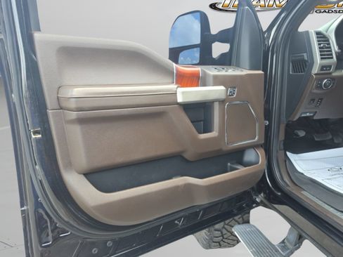 Used 2021 Ford F250 King Ranch w/ King Ranch Ultimate Package AWD/4WD image 12