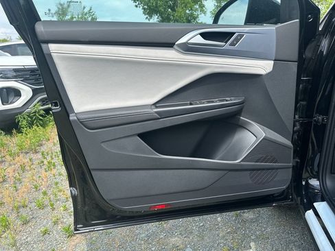 New 2026 Volkswagen Taos SE AWD/4WD image 10