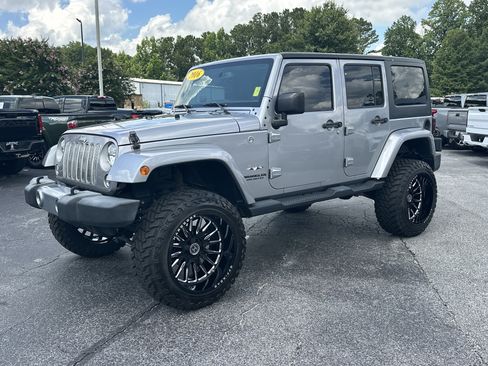 Used 2016 Jeep Wrangler Unlimited Sahara w/ Trailer Tow Group AWD/4WD image 4