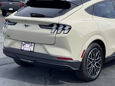 Used 2025 Ford Mustang Mach-E Premium image 41