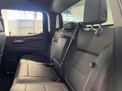Used 2025 GMC Sierra 1500 SLT AWD/4WD image 19