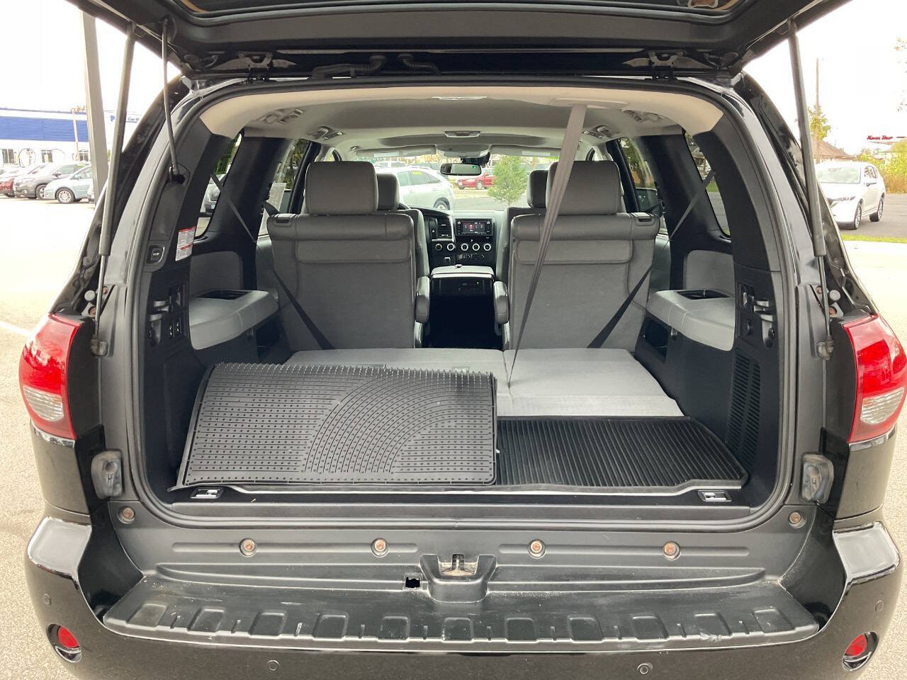 Used 2018 Toyota Sequoia Limited w/ Safety & Convenience Package AWD/4WD image 45