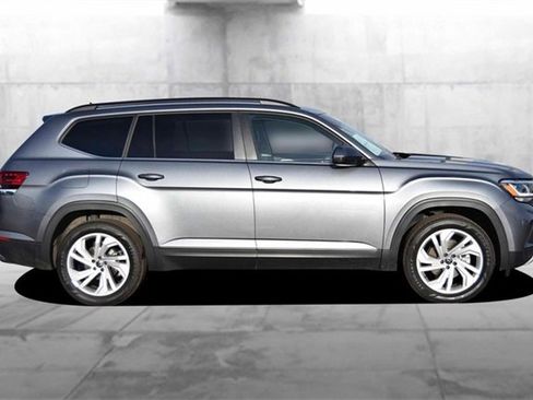Certified 2023 Volkswagen Atlas SE image 5
