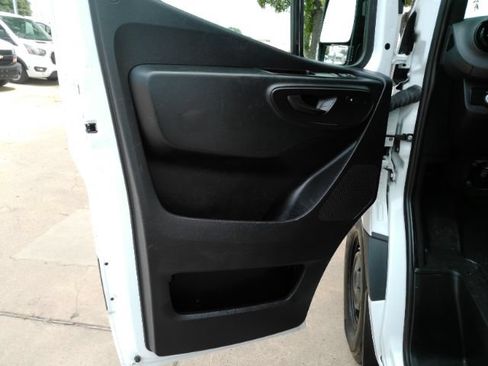 Used 2024 Mercedes-Benz Sprinter 2500 image 16