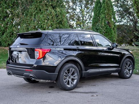 Used 2023 Ford Explorer XLT w/ Equipment Group 202A image 5