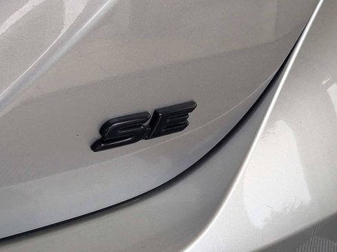 Used 2024 Toyota Camry SE FWD image 9