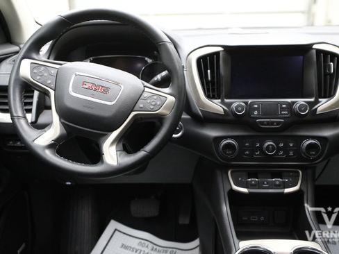 Used 2024 GMC Terrain Denali AWD/4WD image 18