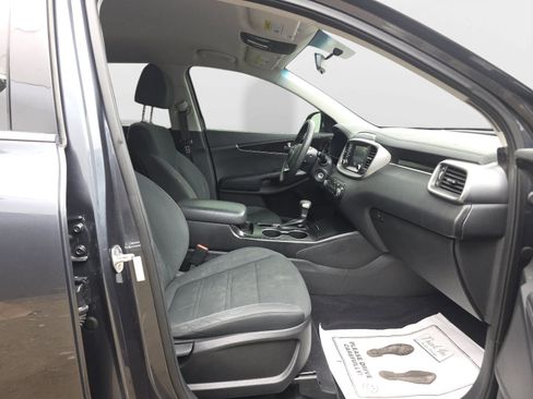 Used 2020 Kia Sorento FWD V6 image 33