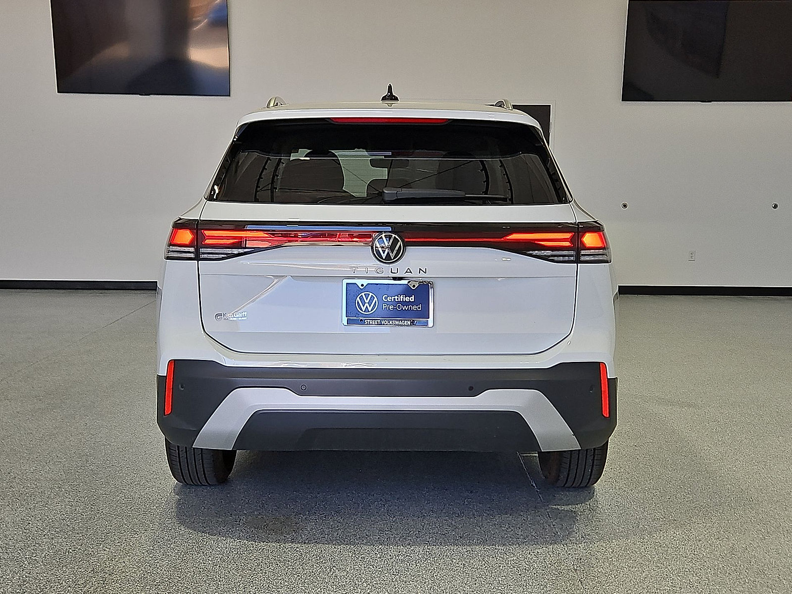 Certified 2025 Volkswagen Tiguan S FWD image 7