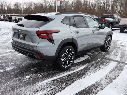 New 2026 Chevrolet Trax RS w/ Sunroof Package image 28