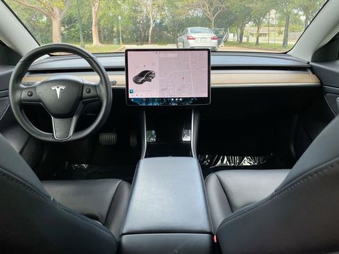 Used 2020 Tesla Model 3 Standard Range Plus image 22