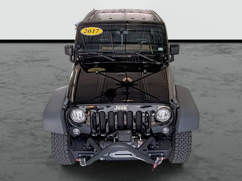 Used 2017 Jeep Wrangler Rubicon w/ Power Convenience Group AWD/4WD image 6