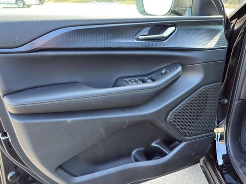 New 2025 Jeep Grand Cherokee Laredo w/ Luxury Tech Group I image 13