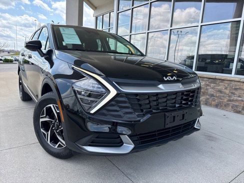 Used 2025 Kia Sportage LX image 1