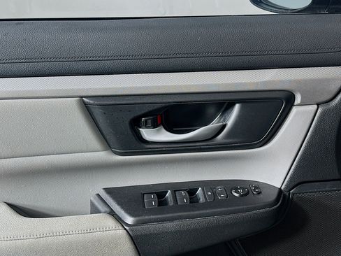 Used 2018 Honda CR-V LX image 15