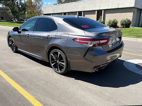 Used 2019 Toyota Camry XSE FWD image 3