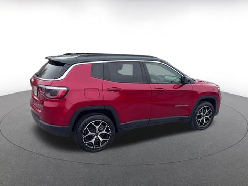 Used 2025 Jeep Compass Limited image 14