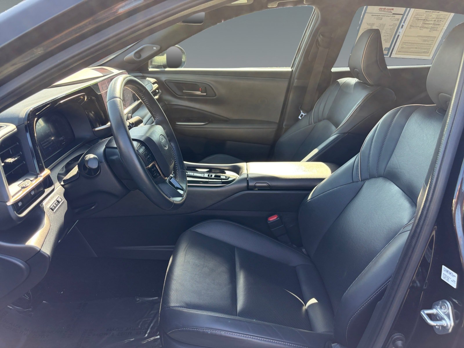 Used 2025 Toyota Crown AWD/4WD image 9