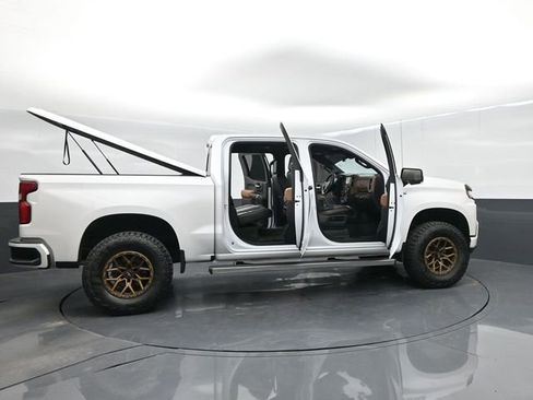 Used 2020 Chevrolet Silverado 1500 High Country w/ Technology Package AWD/4WD image 70