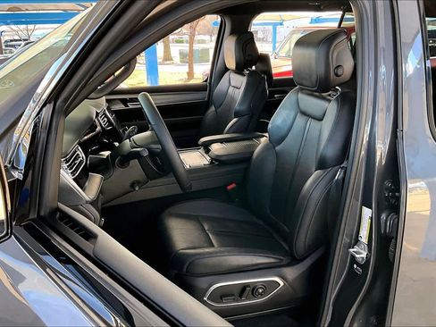 Used 2023 Jeep Wagoneer Series II image 8