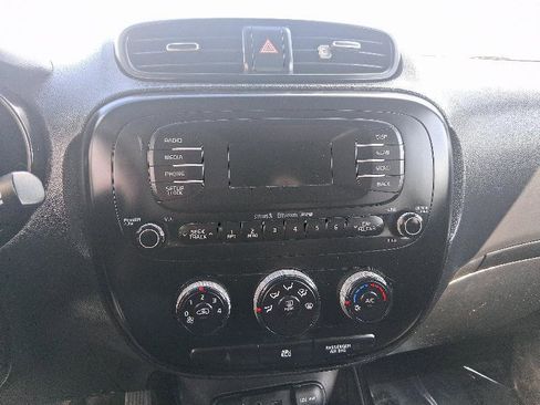 Used 2014 Kia Soul + image 27