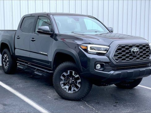 Used 2023 Toyota Tacoma TRD Off-Road AWD/4WD image 32