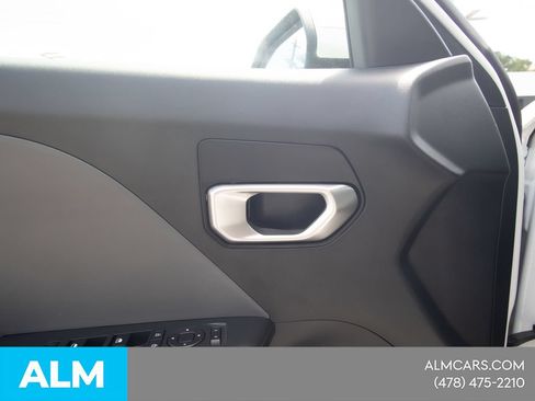 Used 2025 Kia K4 FWD image 41