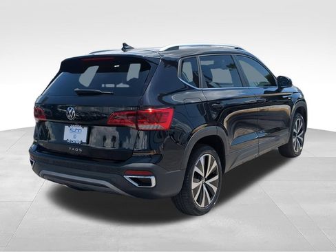 Certified 2023 Volkswagen Taos SE FWD image 3