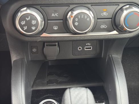 New 2025 Nissan Versa SV image 26