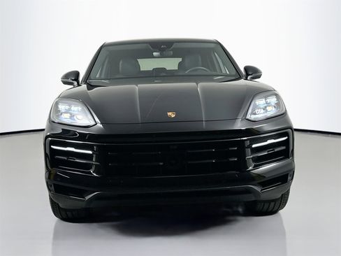 Certified 2025 Porsche Cayenne S image 10