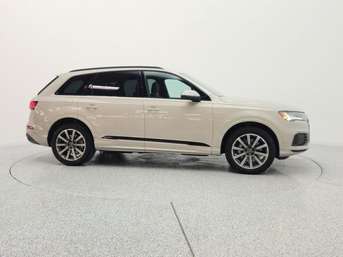 Used 2023 Audi Q7 2.0T Premium Plus w/ Premium Plus Package AWD/4WD image 4