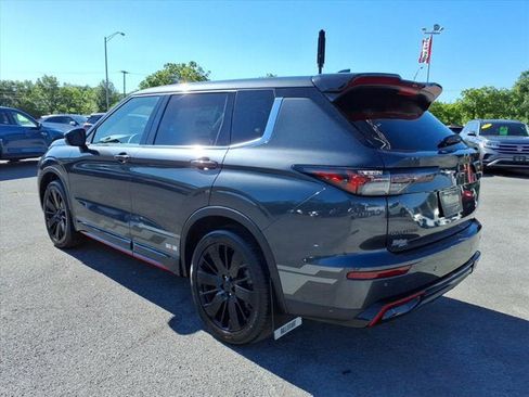 New 2026 Mitsubishi Outlander AWD image 3