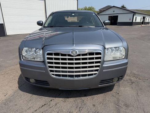 Used 2007 Chrysler 300 Touring w/ Comfort/Convenience Group RWD image 9