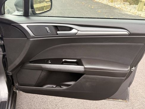 Used 2014 Ford Fusion SE image 31