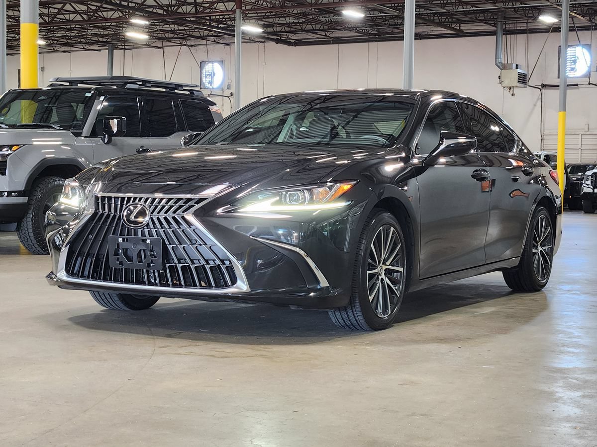 Used 2024 Lexus ES 350 w/ Premium Package FWD image 3