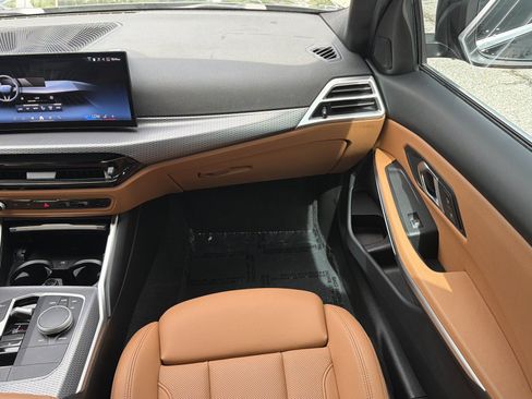 Used 2025 BMW 330i Sedan w/ M Sport Package RWD image 16