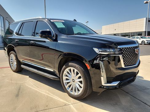Used 2024 Cadillac Escalade Luxury RWD image 8