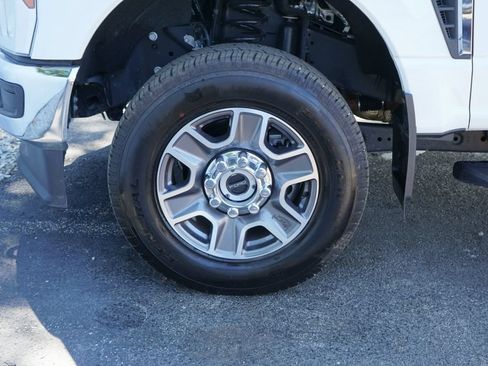 Used 2025 Ford F350 XLT w/ Snow Plow/Camper Package AWD/4WD image 6