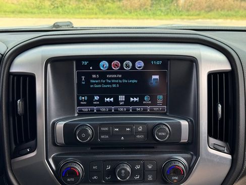 Used 2017 GMC Sierra 1500 SLE AWD/4WD image 3