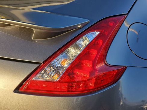 Used 2017 Nissan 370Z w/ Sport Package image 40