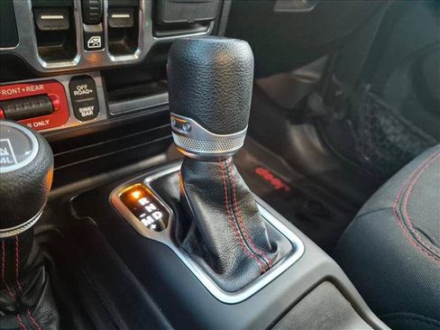 Used 2021 Jeep Gladiator Rubicon AWD/4WD image 10