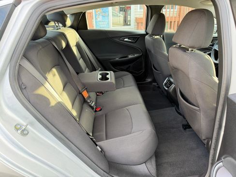 Used 2022 Chevrolet Malibu LT image 34
