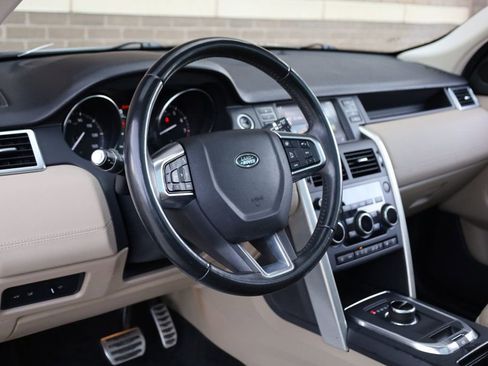 Used 2018 Land Rover Discovery Sport HSE image 16