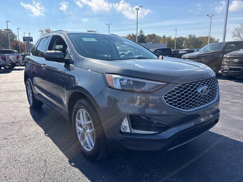 Used 2024 Ford Edge SEL w/ Convenience Package AWD/4WD image 4