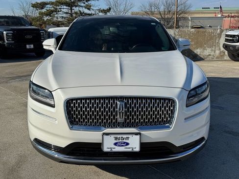Used 2022 Lincoln Nautilus Reserve w/ Luxury Package image 2