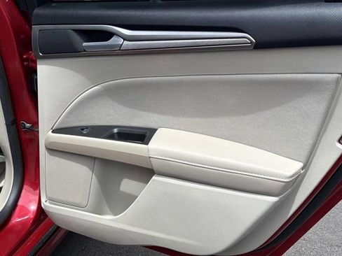 Used 2020 Ford Fusion SE FWD image 18