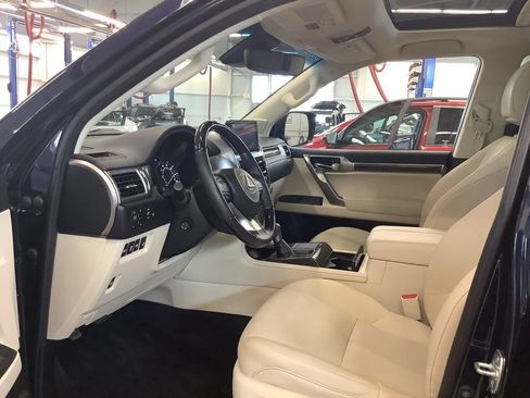Used 2022 Lexus GX 460 Premium w/ Premium Plus Package AWD/4WD image 17