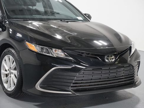 Used 2024 Toyota Camry LE FWD image 4