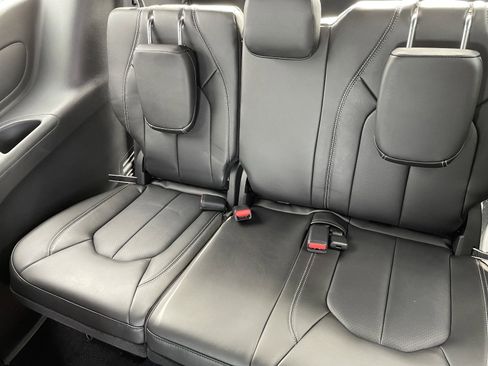 New 2026 Chrysler Voyager LX image 18